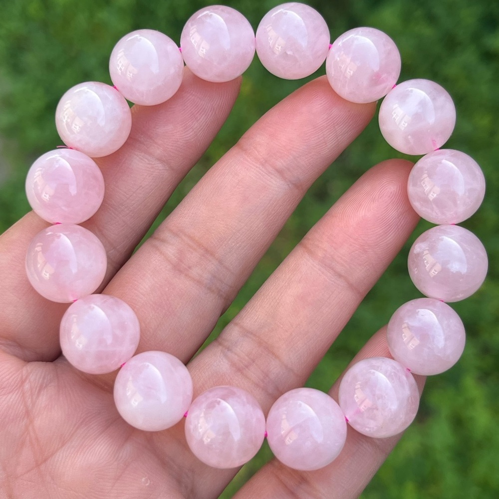 13mm stretchable pink rose quartz bracelet - Picture 4 of 6